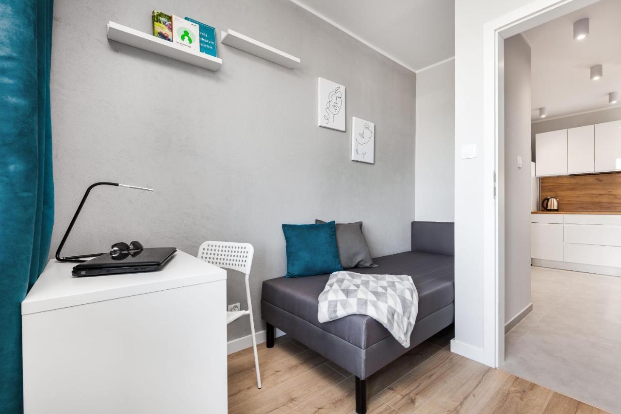 Apartament Pokoje Gdańsk Zaspa - Pilotów 20b, 800m SKM-Zaspa, odległość do morza 3km Zewnętrze zdjęcie